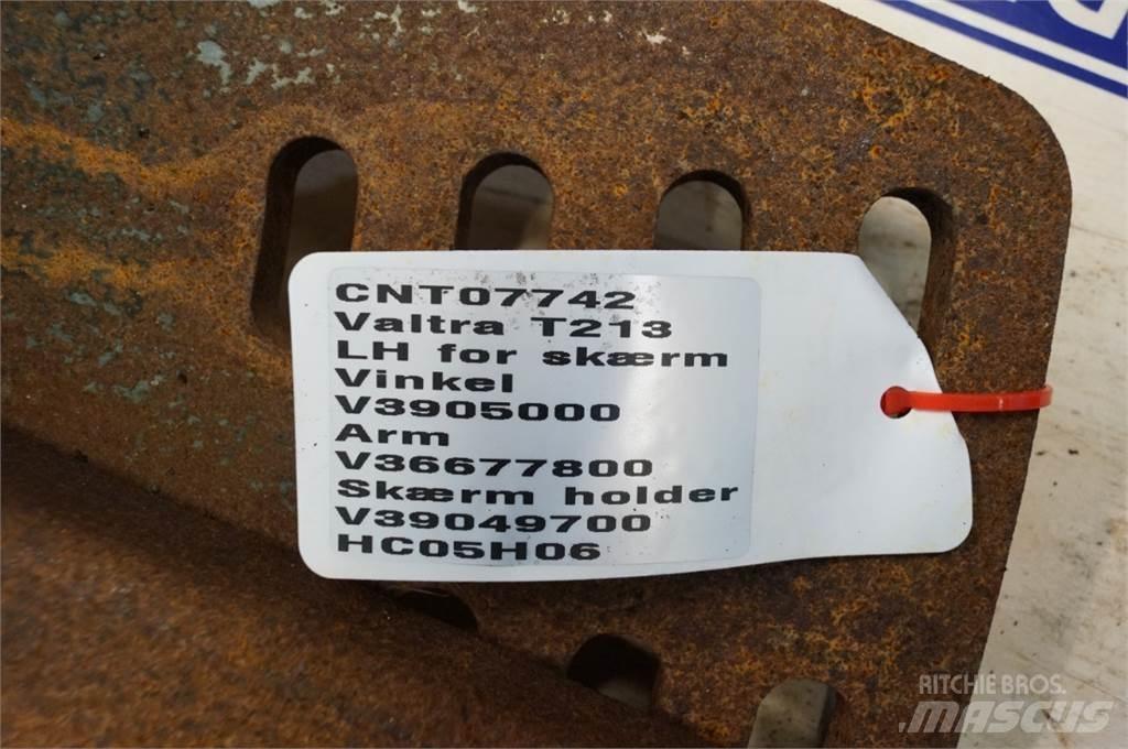 Valtra T213 Kiti naudoti traktorių priedai