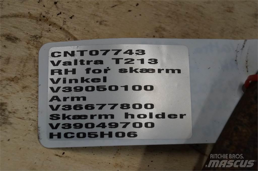 Valtra T213 Kiti naudoti traktorių priedai