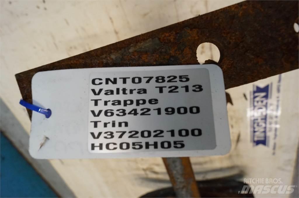 Valtra T213 Kiti naudoti traktorių priedai