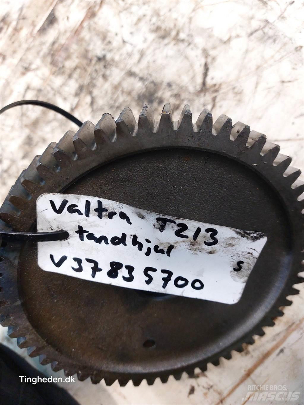 Valtra T213 Transmisijos