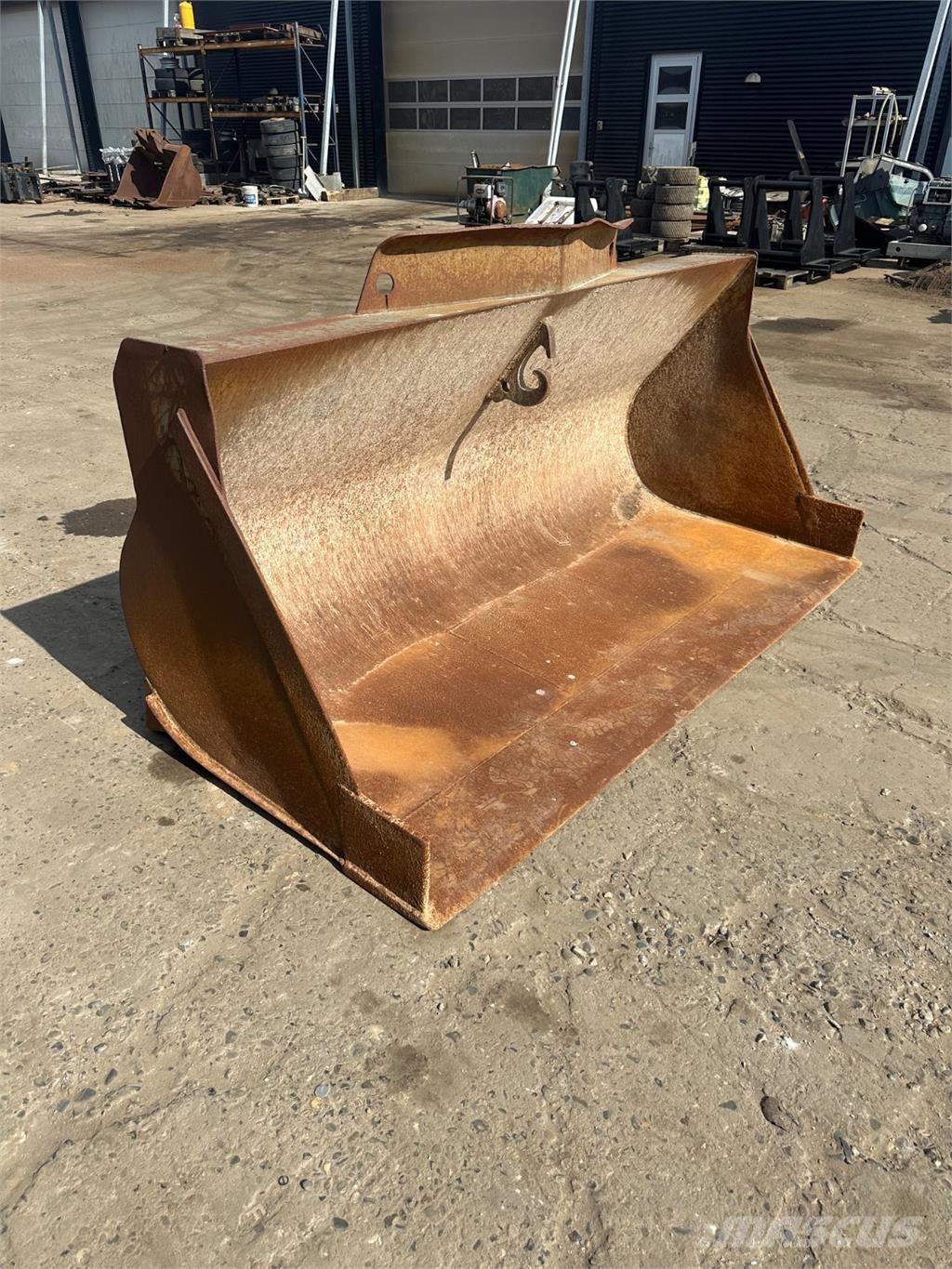 Volvo 2500mm Peiliai