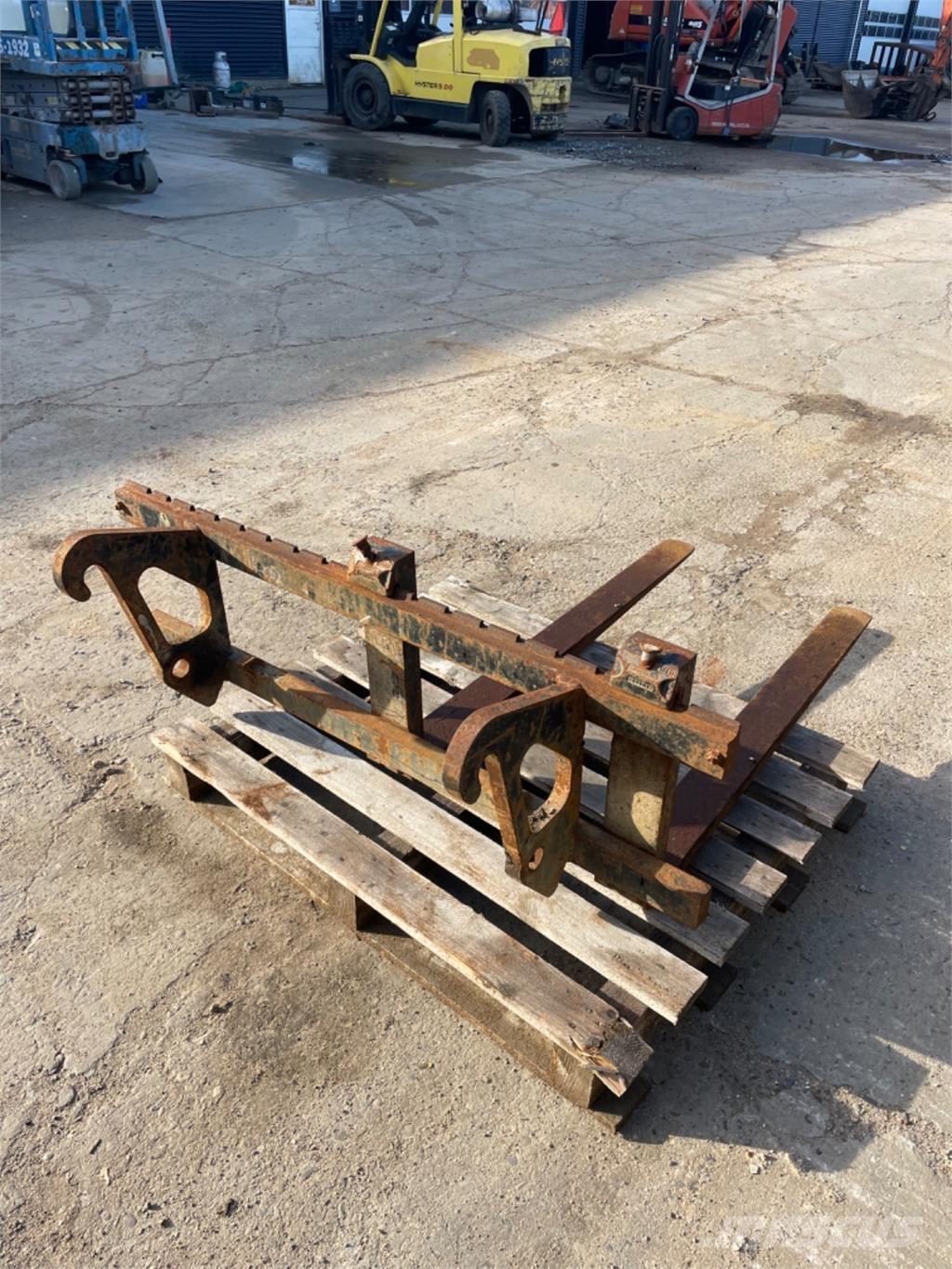 Volvo L30 Šakės