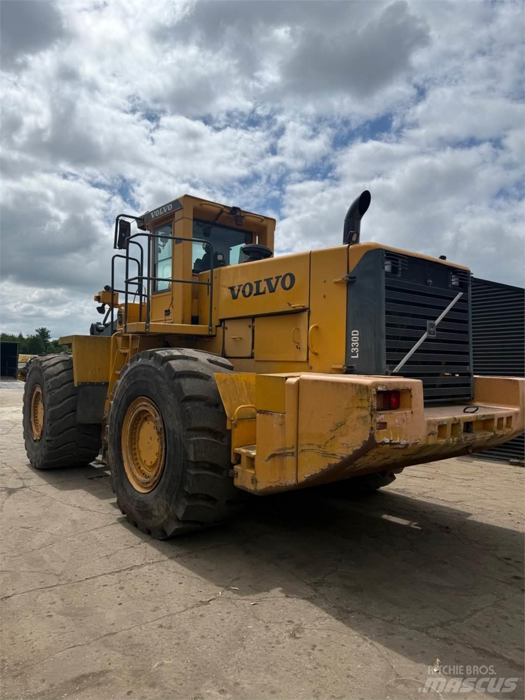Volvo L330D Naudoti ratiniai krautuvai