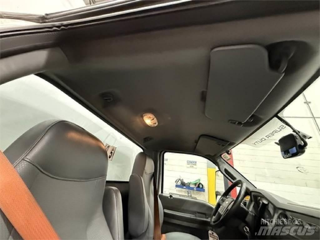Ford F650 Gėrimų tiekimo sunkvežimiai