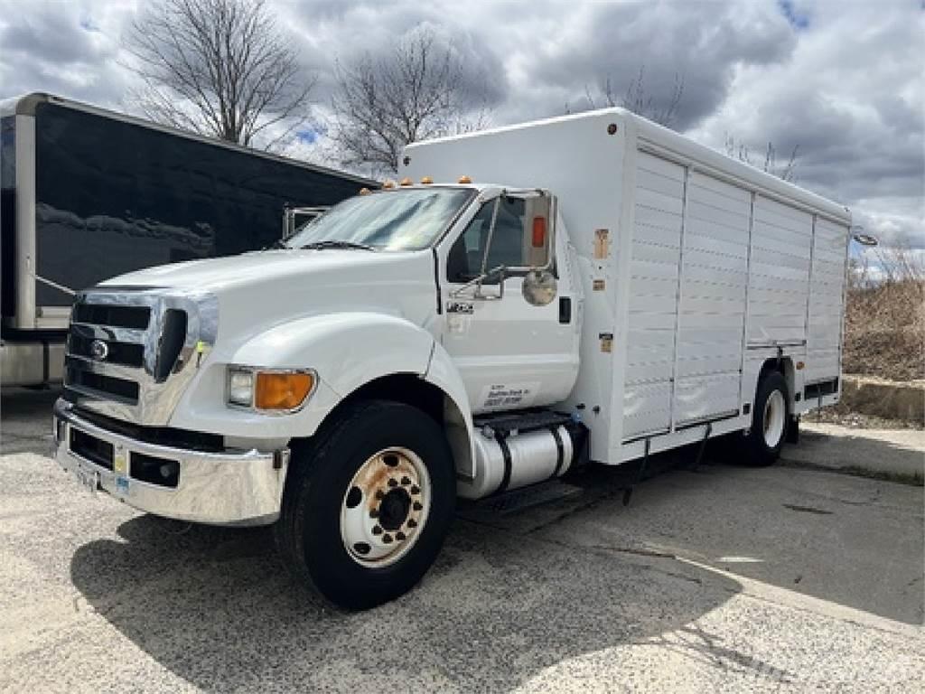 Ford F750 Gėrimų tiekimo sunkvežimiai