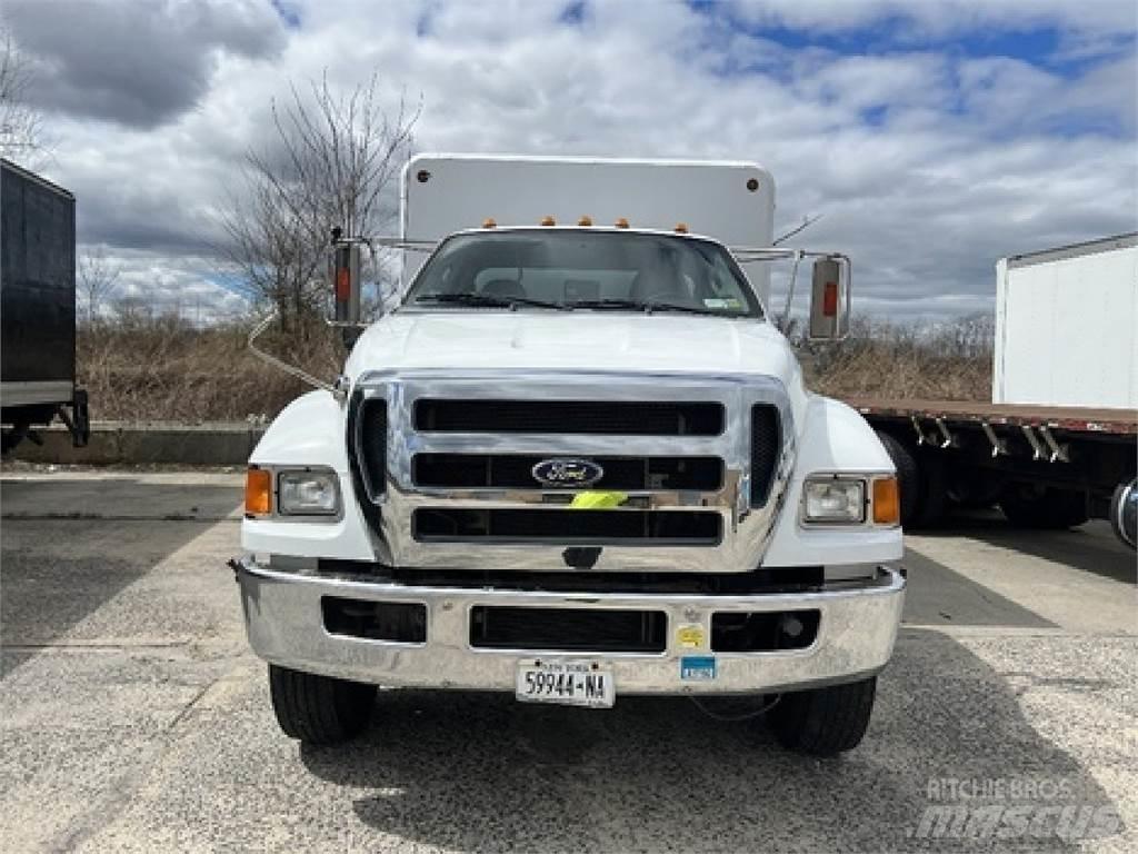 Ford F750 Gėrimų tiekimo sunkvežimiai