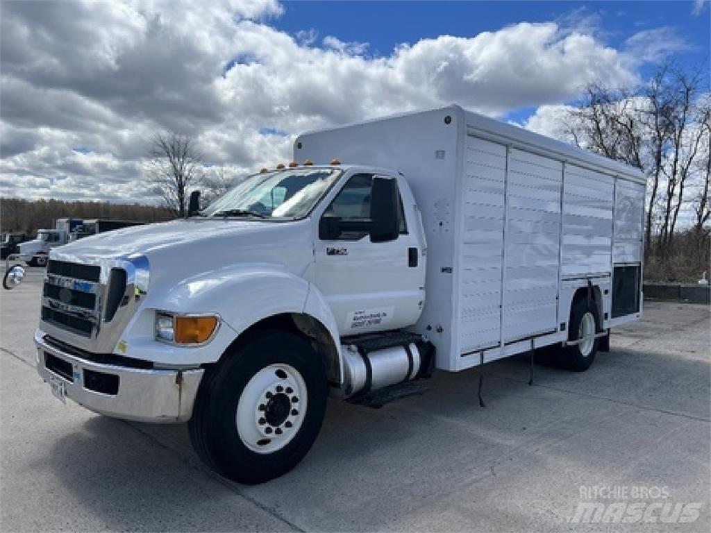 Ford F750 Gėrimų tiekimo sunkvežimiai