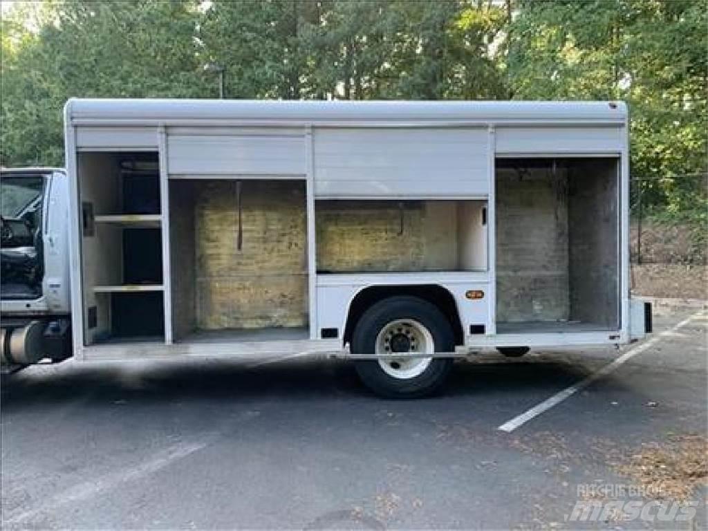 Ford F750 Gėrimų tiekimo sunkvežimiai