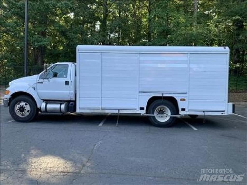 Ford F750 Gėrimų tiekimo sunkvežimiai
