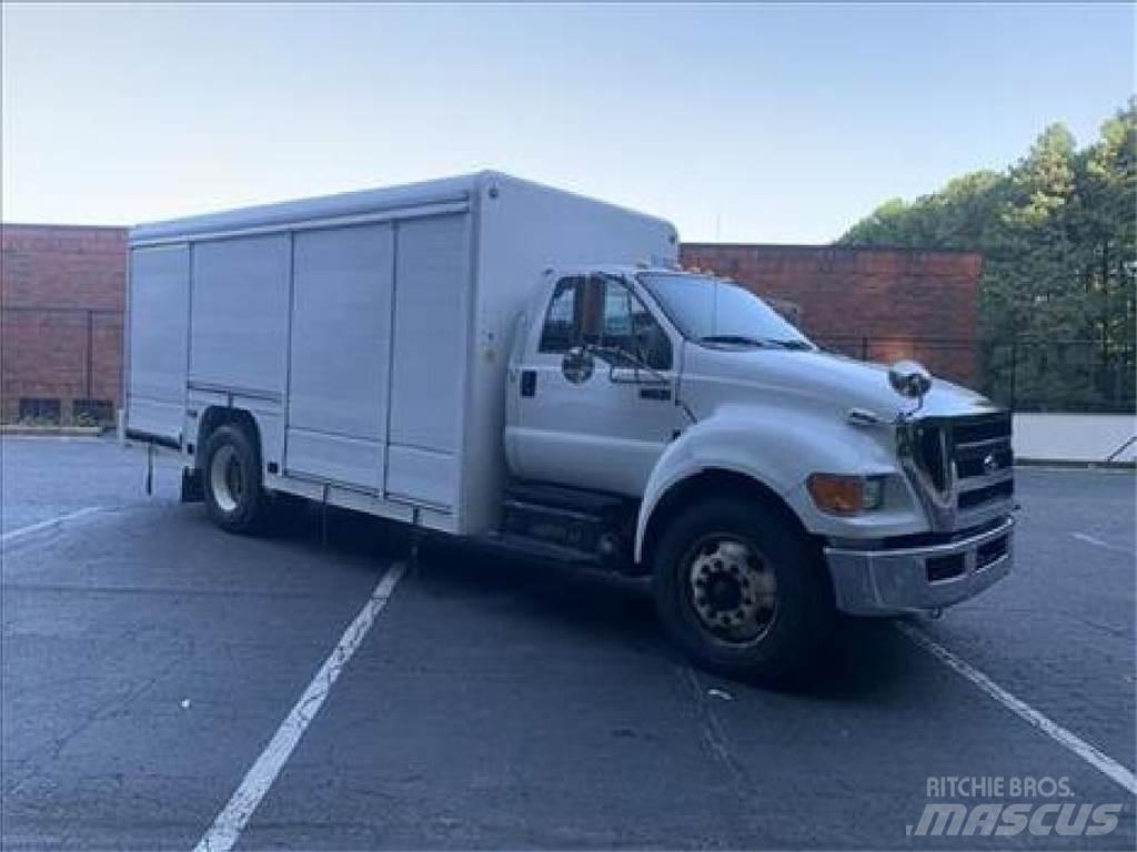 Ford F750 Gėrimų tiekimo sunkvežimiai