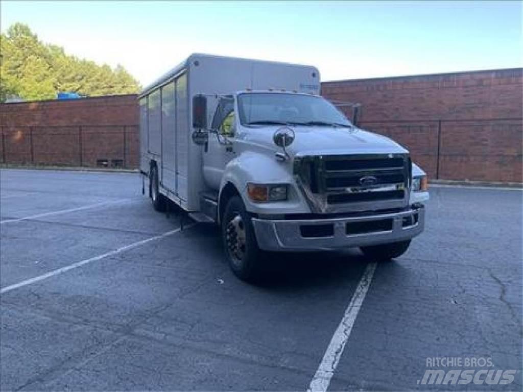 Ford F750 Gėrimų tiekimo sunkvežimiai