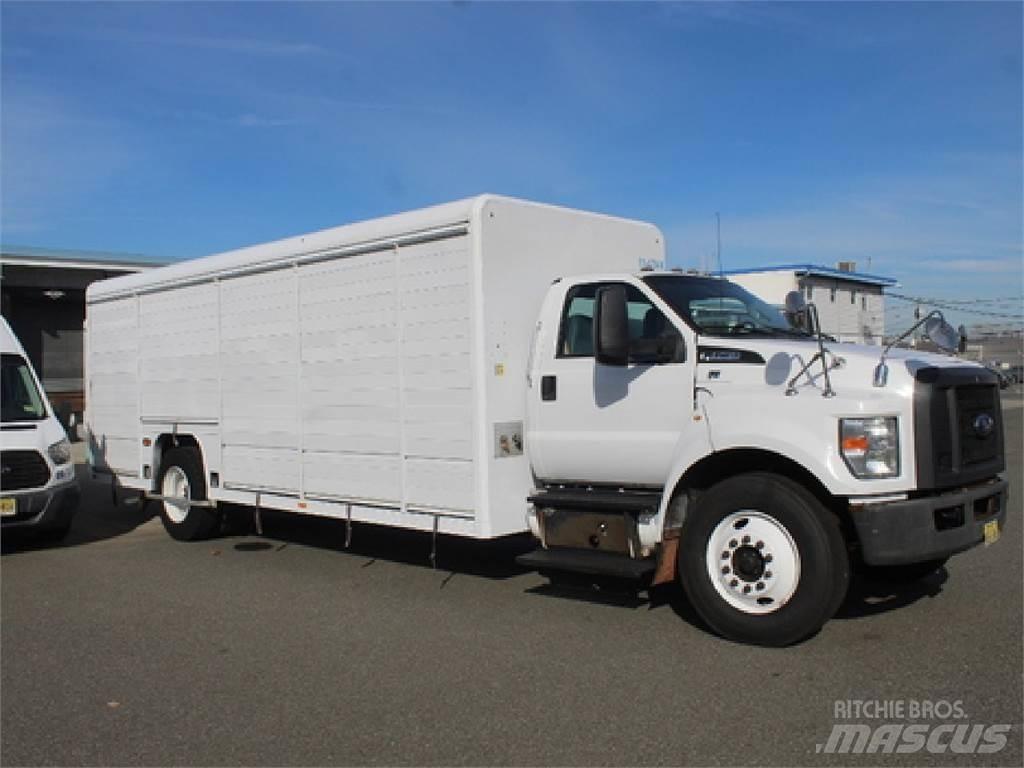 Ford F750 Gėrimų tiekimo sunkvežimiai
