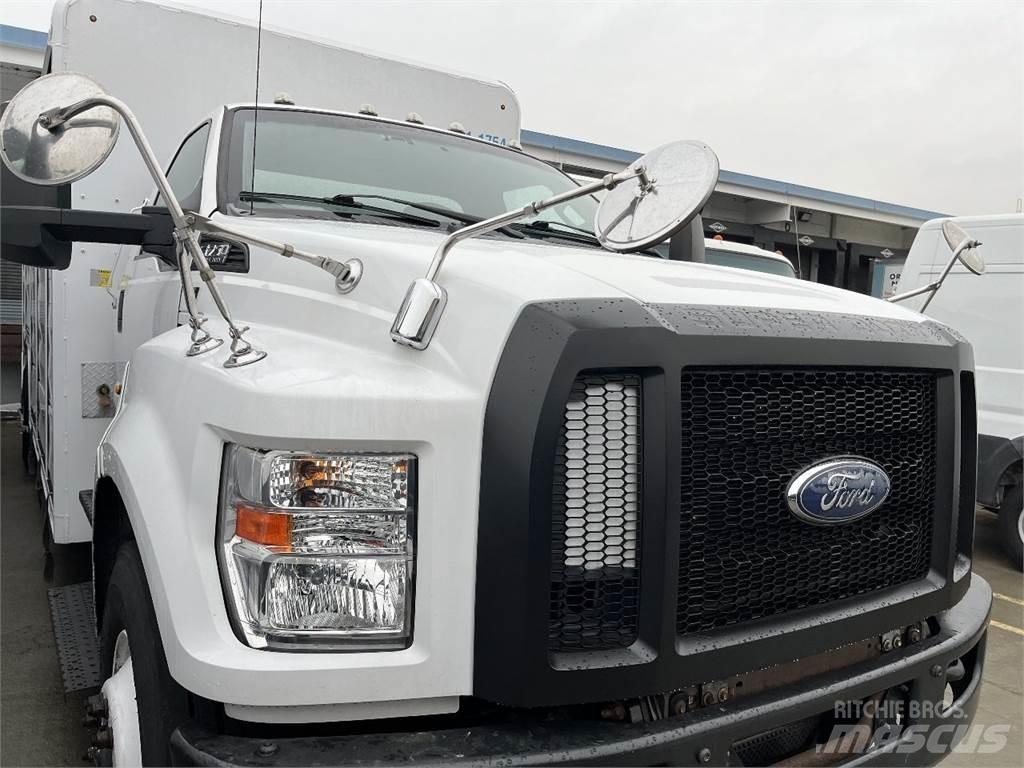Ford F750 Gėrimų tiekimo sunkvežimiai