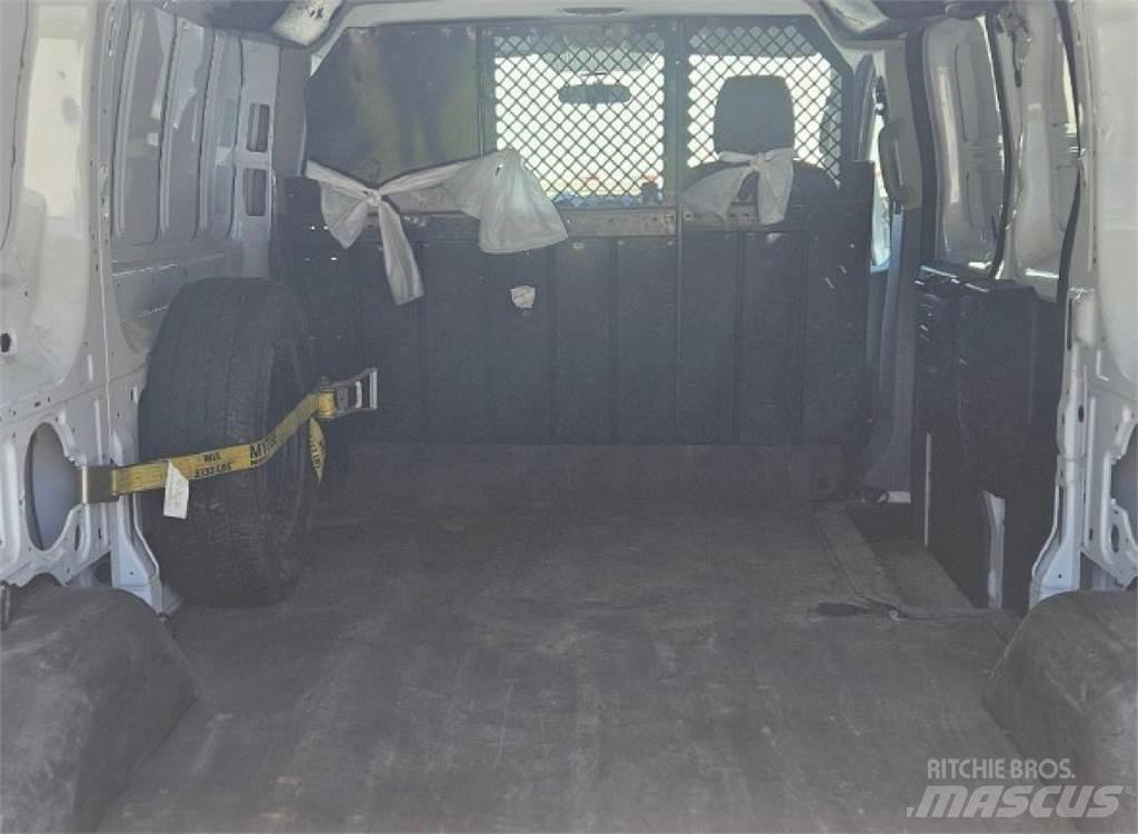 Ford Transit 150 Krovininiai furgonai