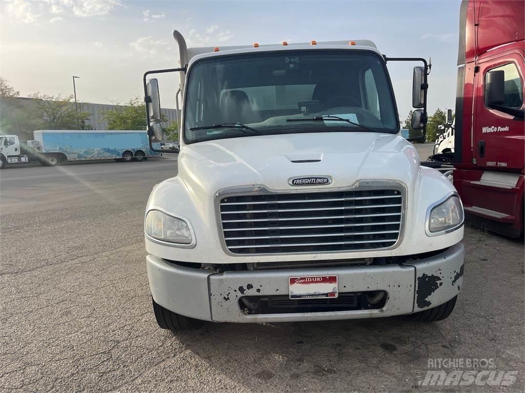 Freightliner M2 Gėrimų tiekimo sunkvežimiai