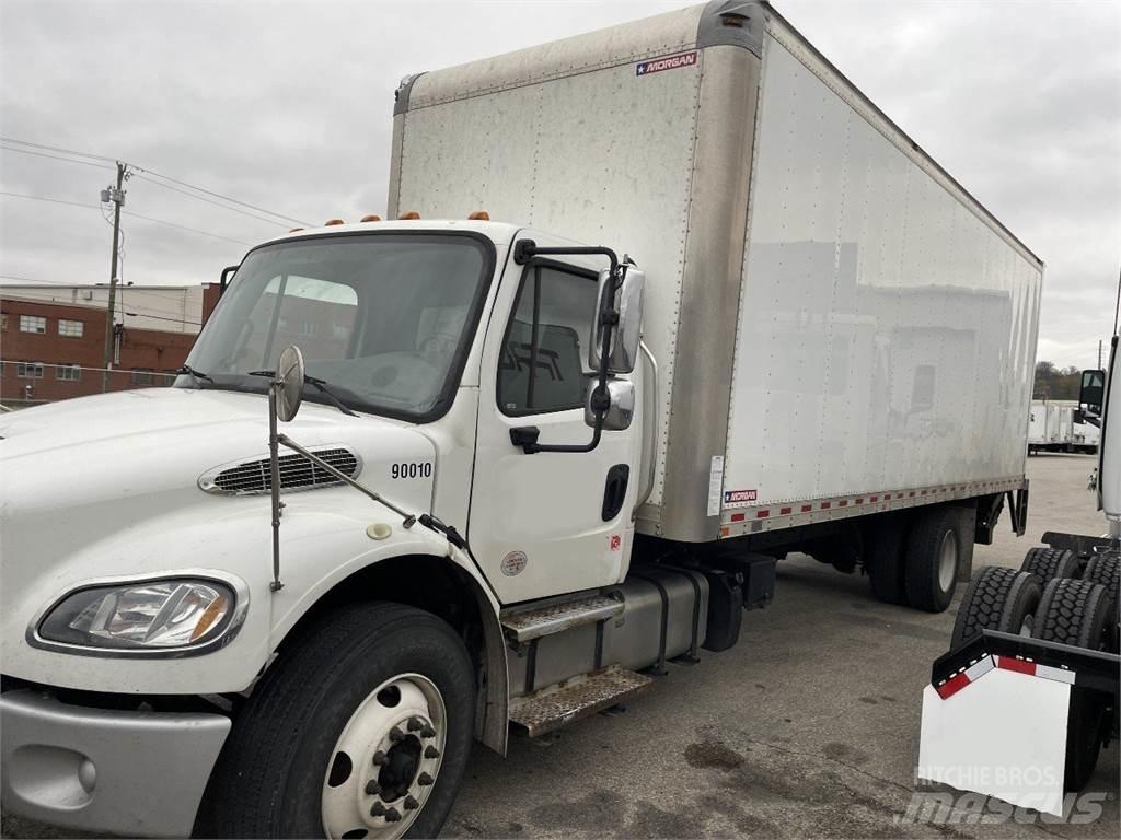 Freightliner M2 Sunkvežimiai su dengtu kėbulu
