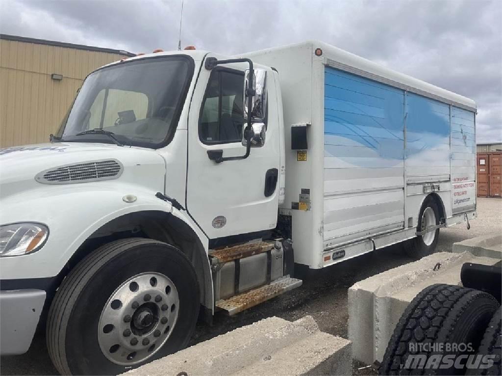 Freightliner M2 Gėrimų tiekimo sunkvežimiai