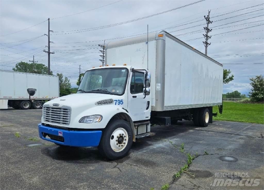 Freightliner M2 Sunkvežimiai su dengtu kėbulu