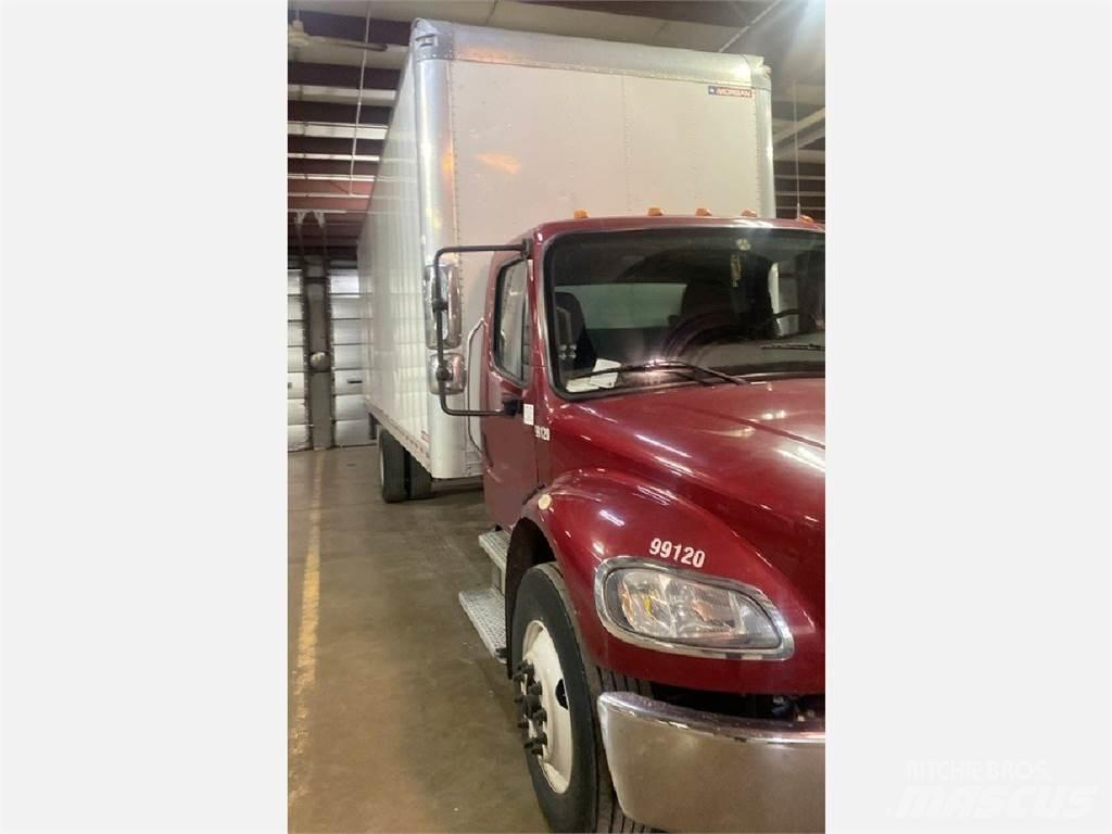 Freightliner M2 Sunkvežimiai su dengtu kėbulu