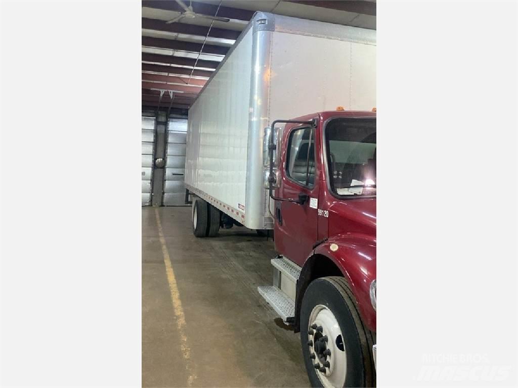 Freightliner M2 Sunkvežimiai su dengtu kėbulu