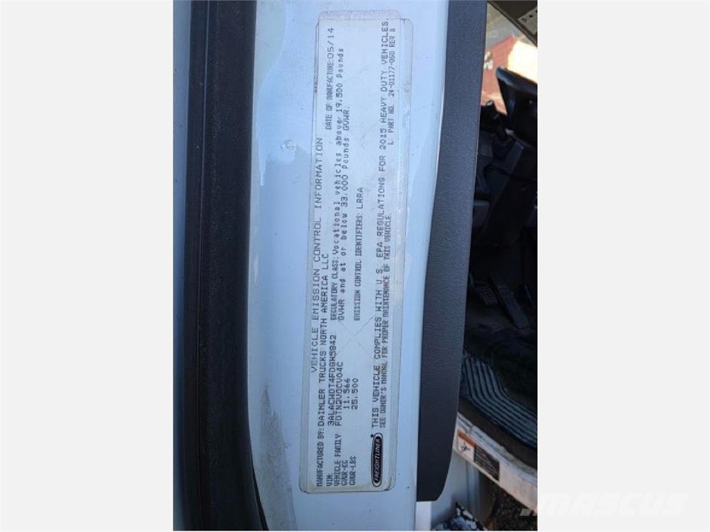 Freightliner M2 Sunkvežimiai su dengtu kėbulu