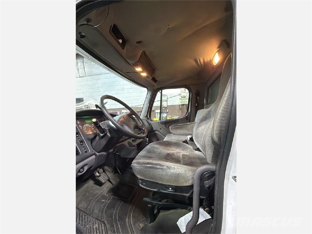 Freightliner M2 Vilkikai šaldytuvai