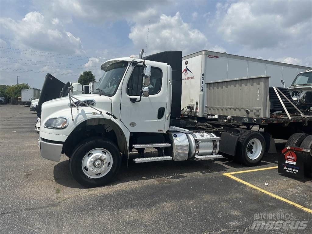 Freightliner M2 106 Naudoti vilkikai