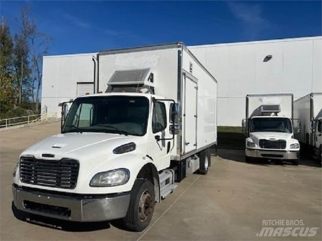 Freightliner M2-106 Sunkvežimiai su dengtu kėbulu