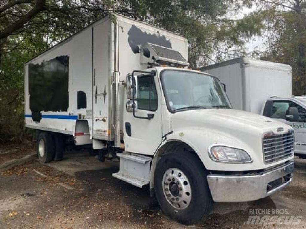 Freightliner M2-106 Sunkvežimiai su dengtu kėbulu