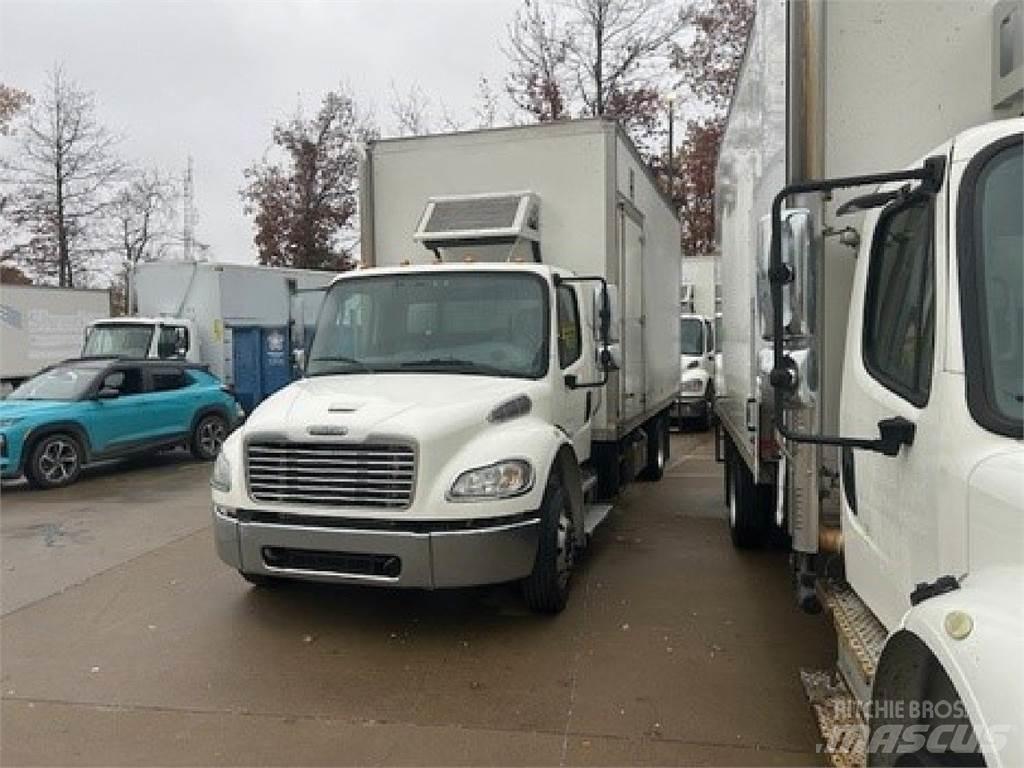 Freightliner M2-106 Sunkvežimiai su dengtu kėbulu