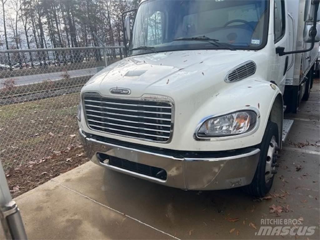 Freightliner M2-106 Sunkvežimiai su dengtu kėbulu