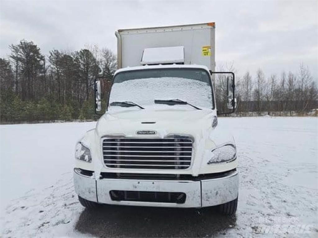 Freightliner M2-106 Sunkvežimiai su dengtu kėbulu