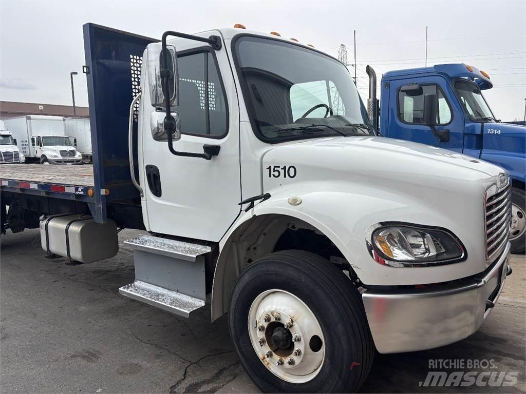 Freightliner M2 106 Platformos/ Pakrovimas iš šono