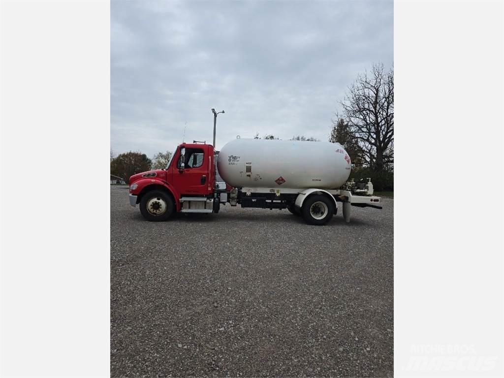 Freightliner M2 106 Kita