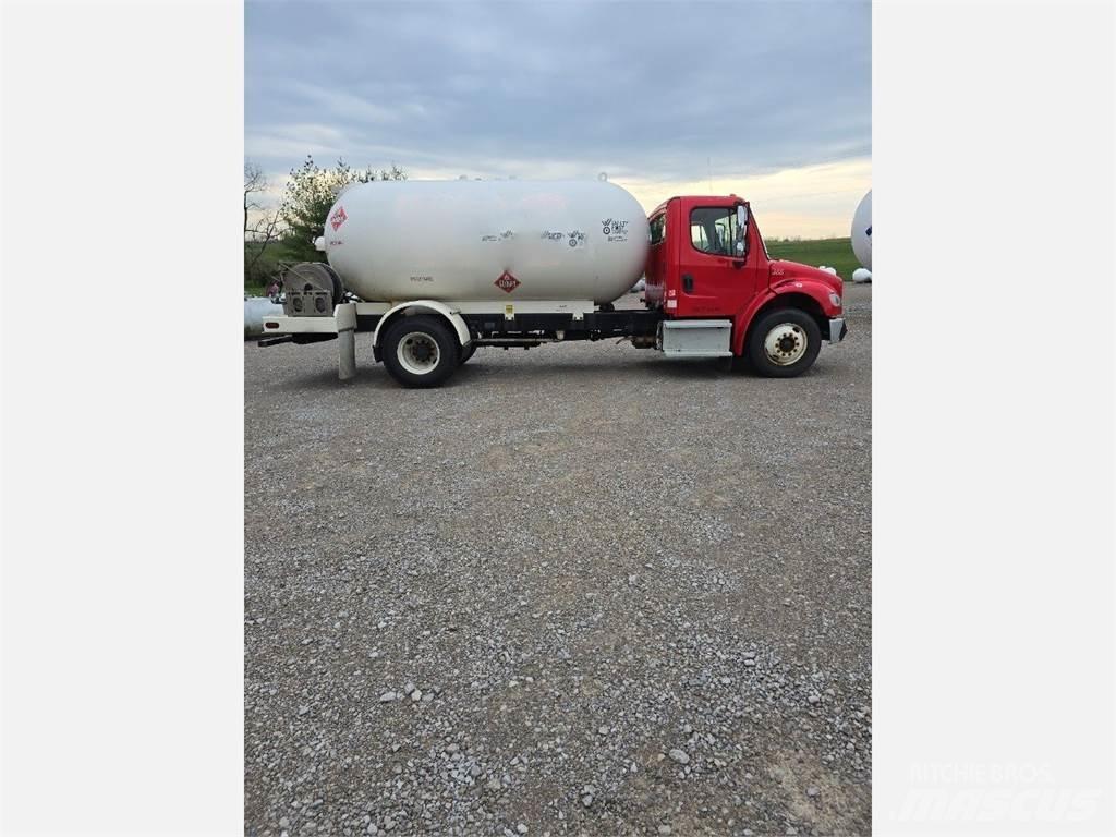 Freightliner M2 106 Kita