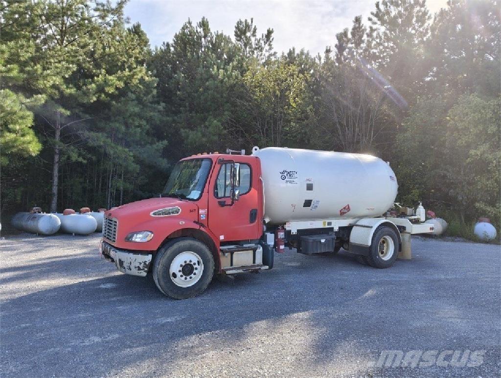 Freightliner M2 106 Kita