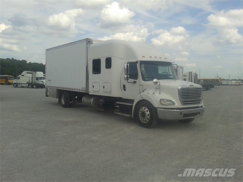 Freightliner M2-112 Sunkvežimiai su dengtu kėbulu