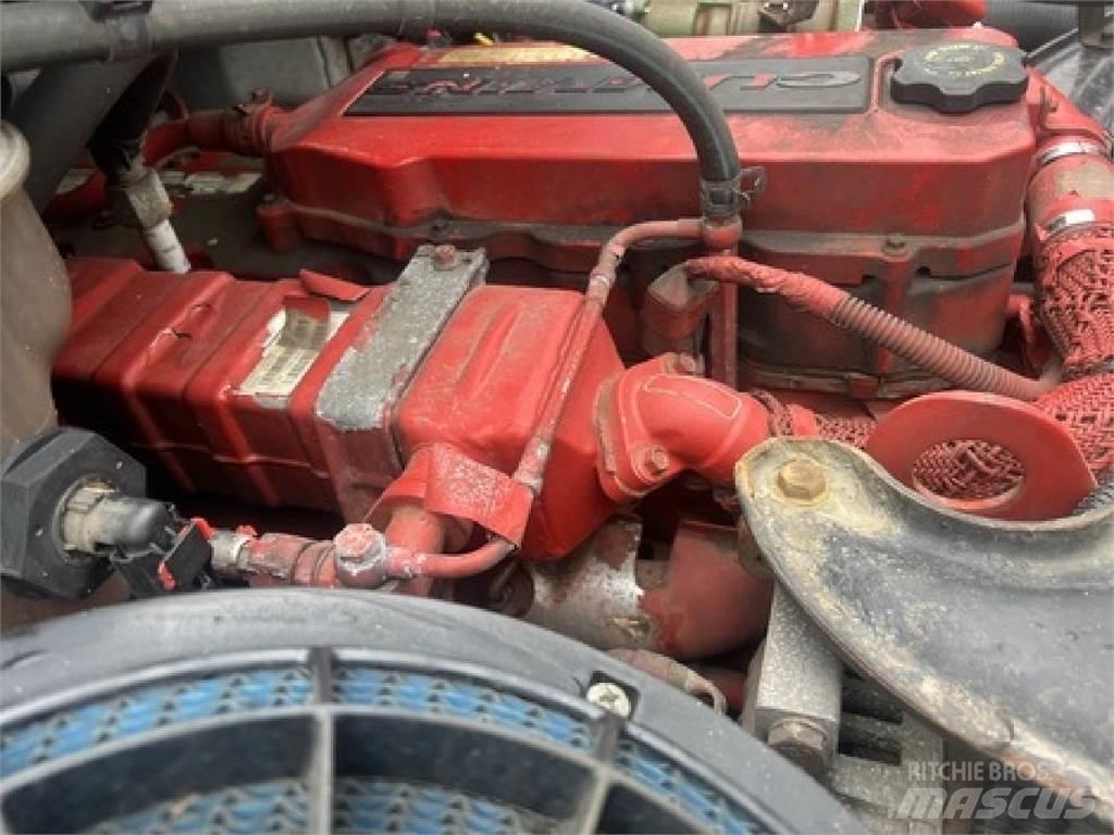 Freightliner M2106 Gėrimų tiekimo sunkvežimiai