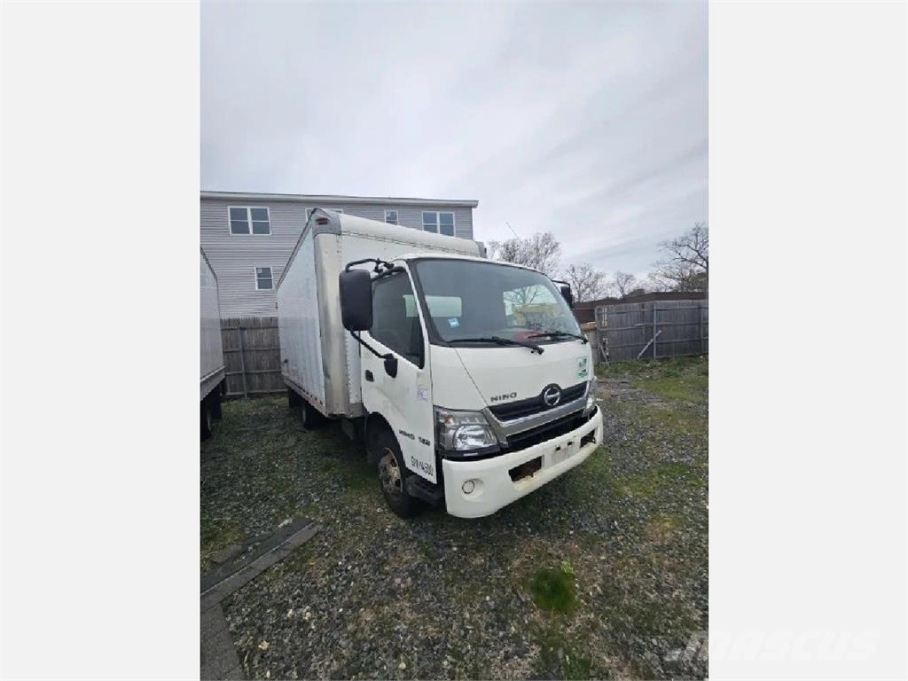 Hino 195 Sunkvežimiai su dengtu kėbulu