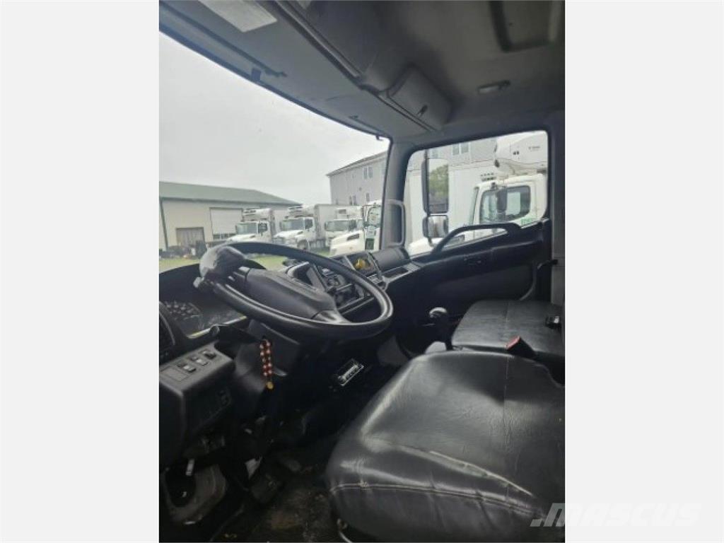 Hino 268 Vilkikai šaldytuvai