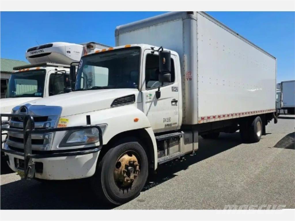 Hino 268 Sunkvežimiai su dengtu kėbulu