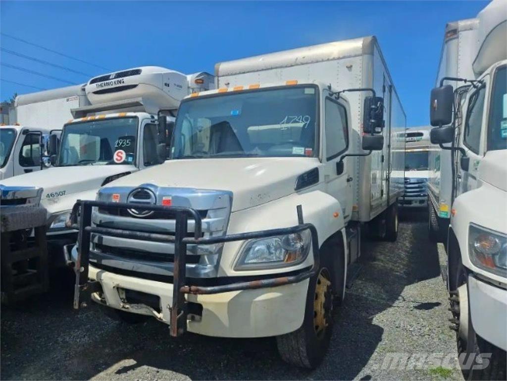Hino 268 Sunkvežimiai su dengtu kėbulu