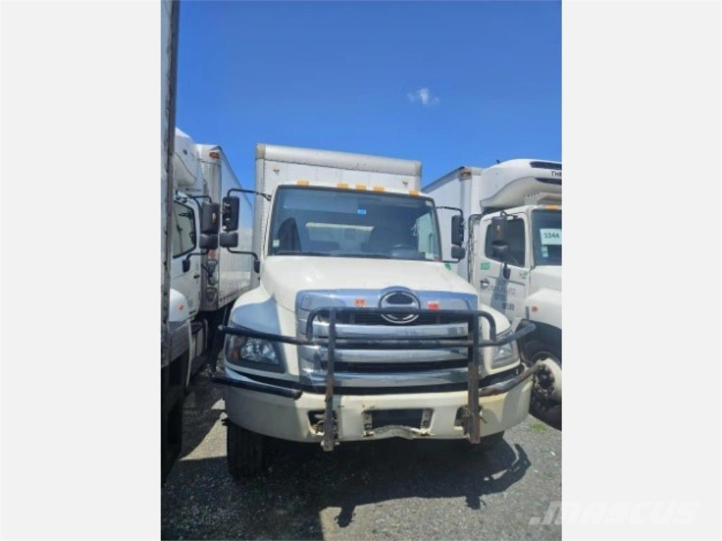 Hino 268 Sunkvežimiai su dengtu kėbulu