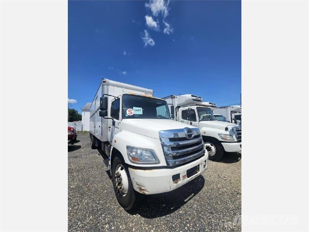 Hino 268 Sunkvežimiai su dengtu kėbulu