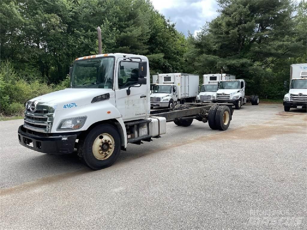 Hino 338 Važiuoklė su kabina