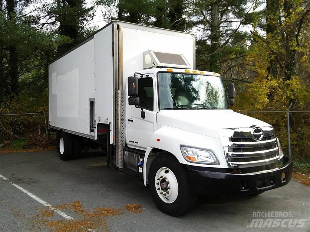Hino 338 Sunkvežimiai su dengtu kėbulu