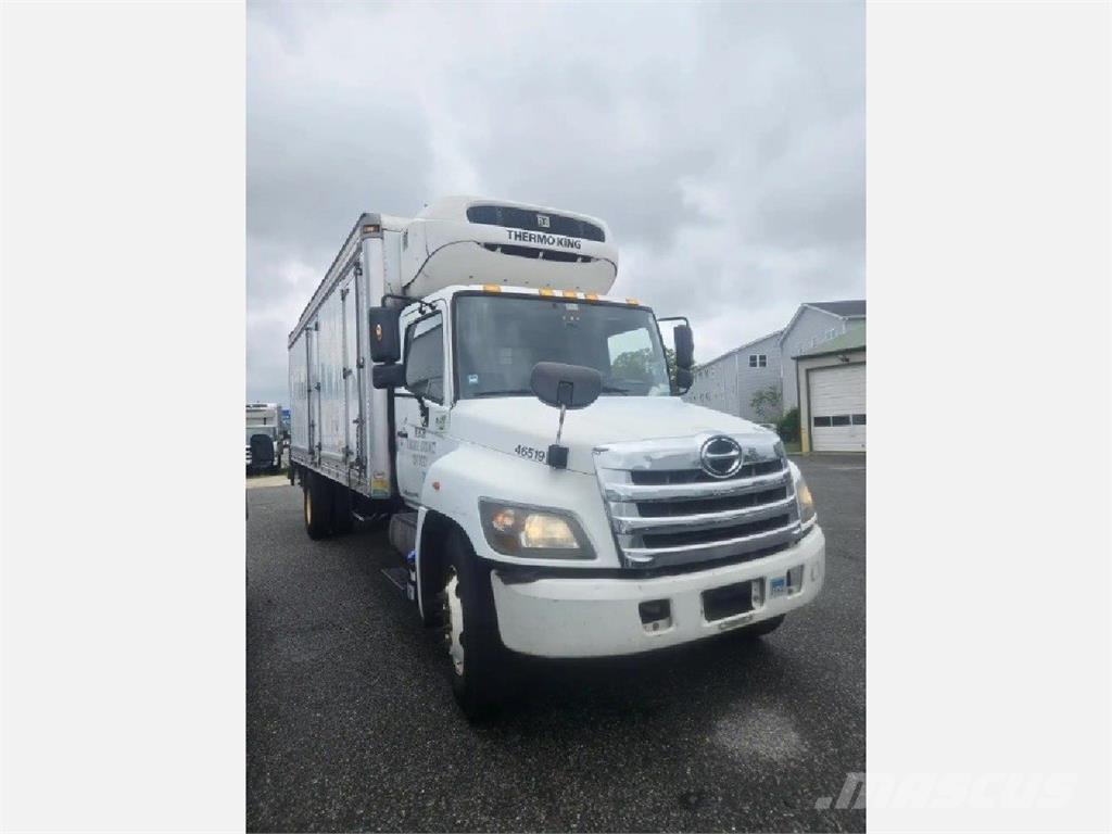 Hino 338 Vilkikai šaldytuvai