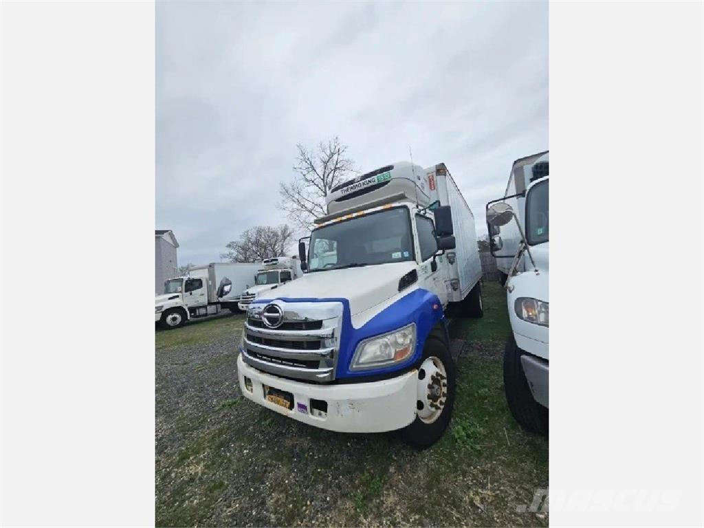 Hino 338 Vilkikai šaldytuvai
