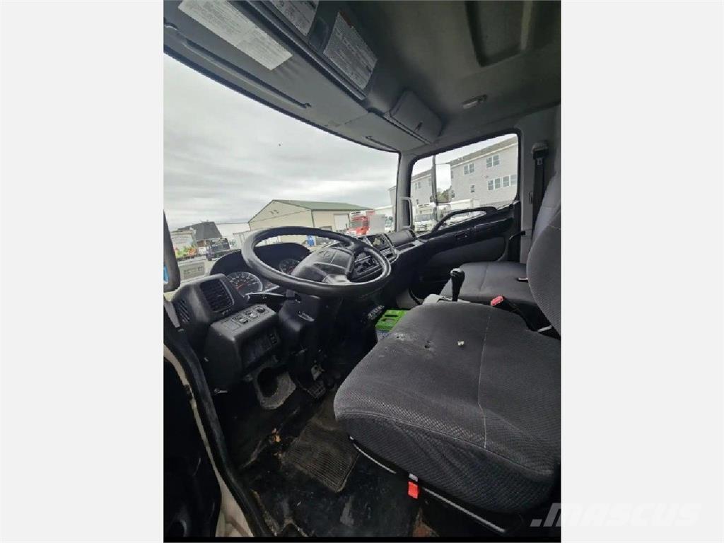 Hino 338 Vilkikai šaldytuvai