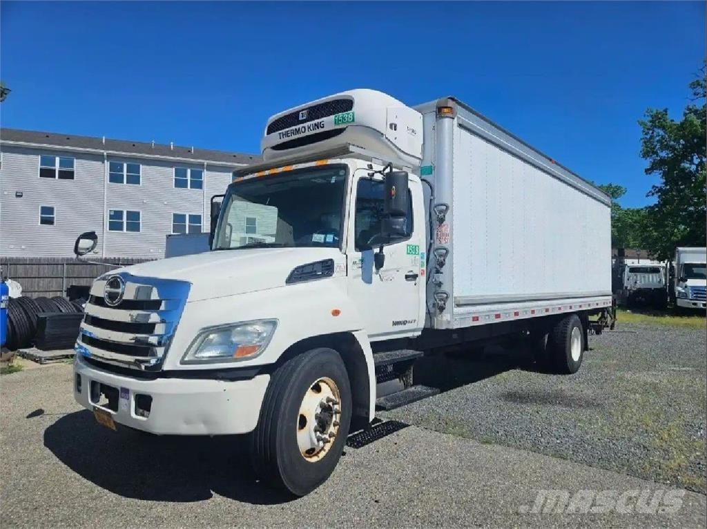 Hino 338 Vilkikai šaldytuvai